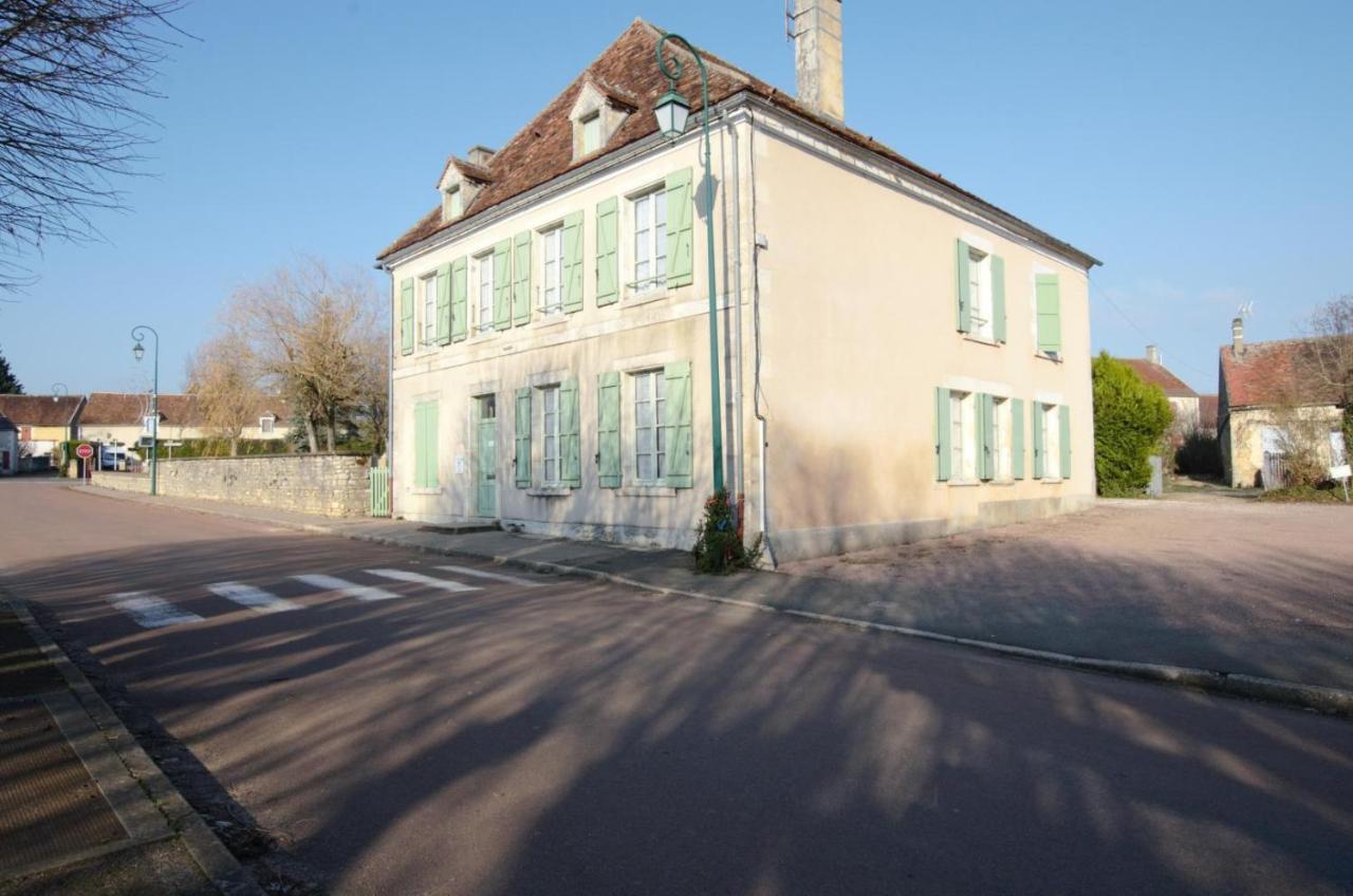 Gîte communal 150 Sainpuits Exterior foto
